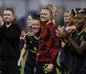 曼联女足1-0马德里竞技女足 取得赛事两连胜
        
    曼联女足1-0马德里竞技女足 取得赛事两连胜