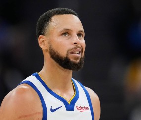 库里遭叫板怒斩42分退敌 戈登狂中10三分造次失败