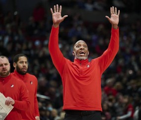 曝比卢普斯面临洗钱&电信诈骗等六项指控 最高判20年监禁